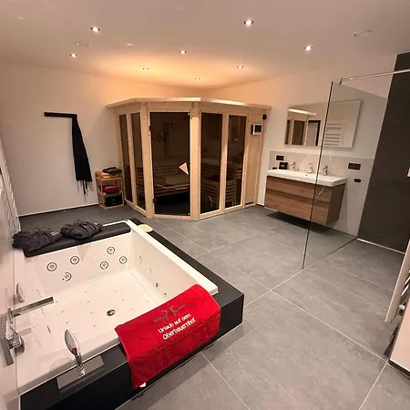 Oberbauernhof - Schwarzwaldstube -- Erholung Par Excellence, Wellness And Private *